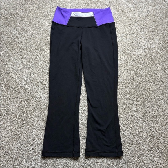 Lululemon Groove Crops - Picture 1 of 6